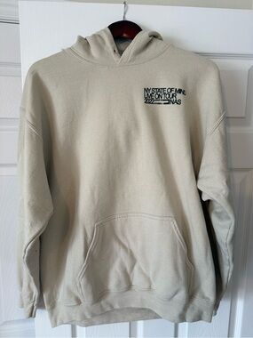 Beige Pullover Tour Hoodie with NAS 'My State of Mind' Chest Graphic